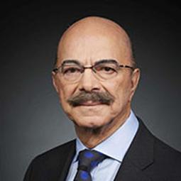 Moe Levy Receives 2023 Distinguished Alumni Award for Lifetime Achievement from U of M