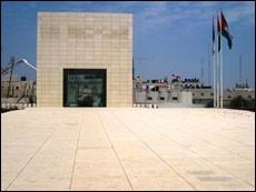 The approach to Arafat's grave.